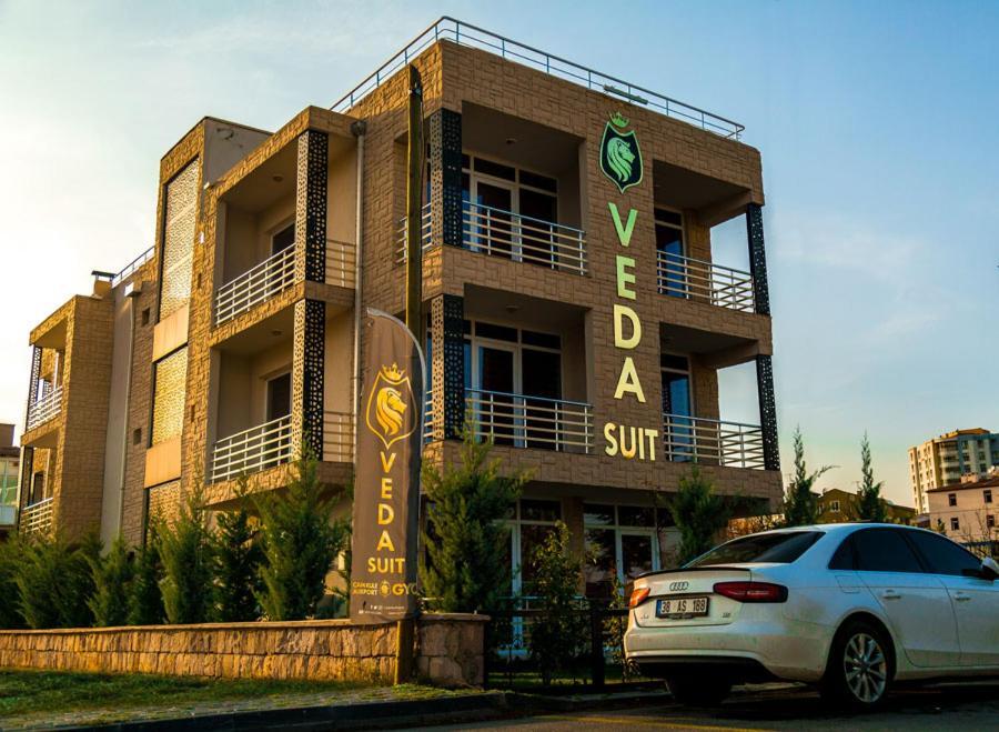 Veda Suit Talas Extérieur photo